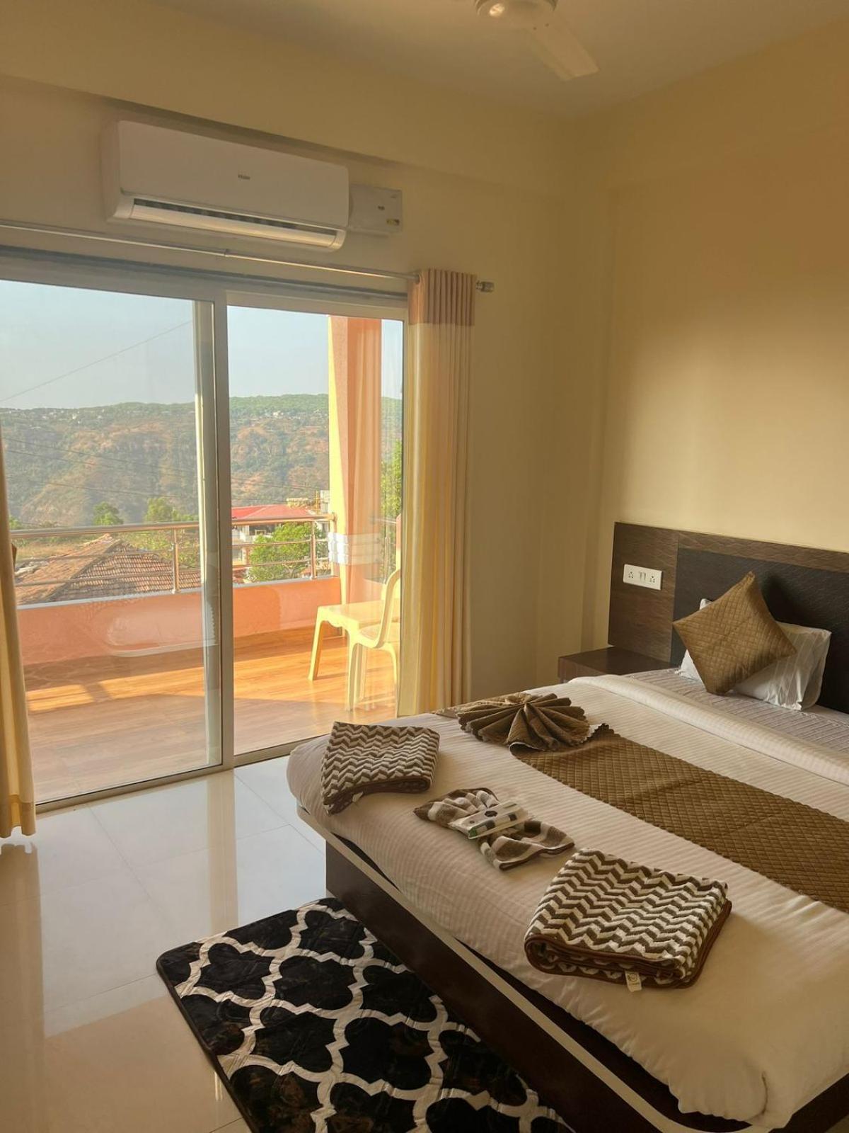 Hotel Mahabaleshwar Mount View Ngoại thất bức ảnh