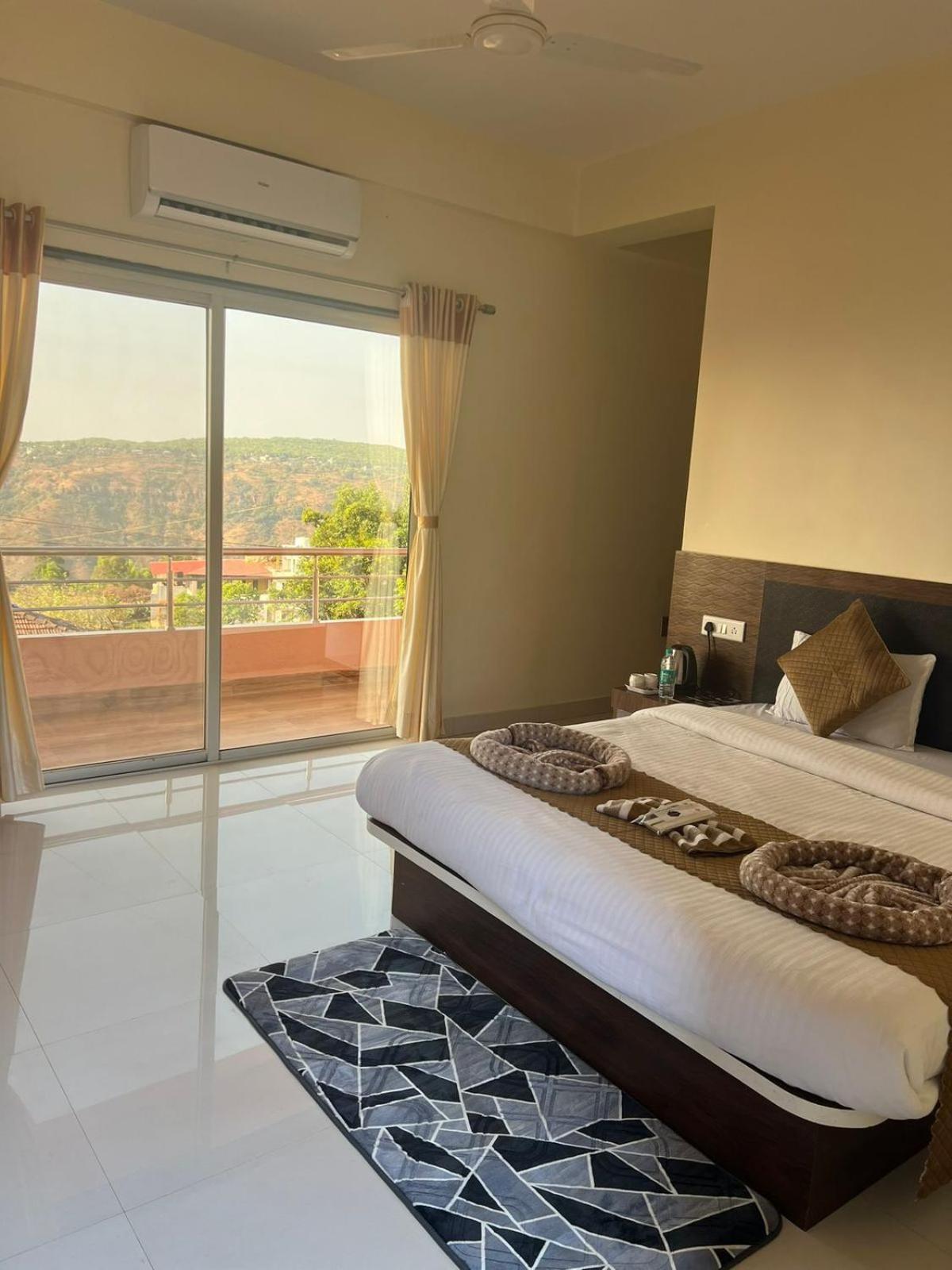 Hotel Mahabaleshwar Mount View Ngoại thất bức ảnh