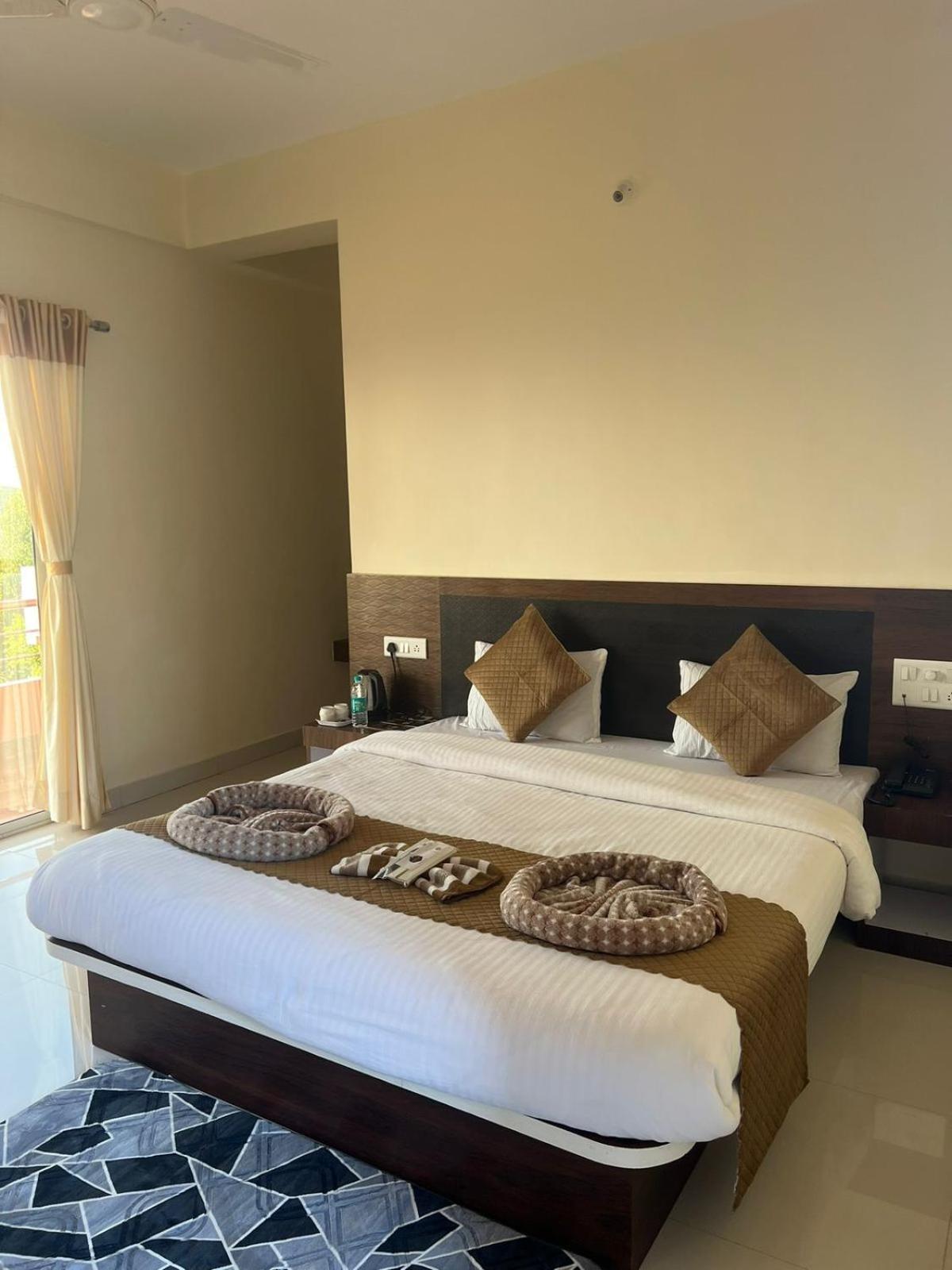 Hotel Mahabaleshwar Mount View Ngoại thất bức ảnh