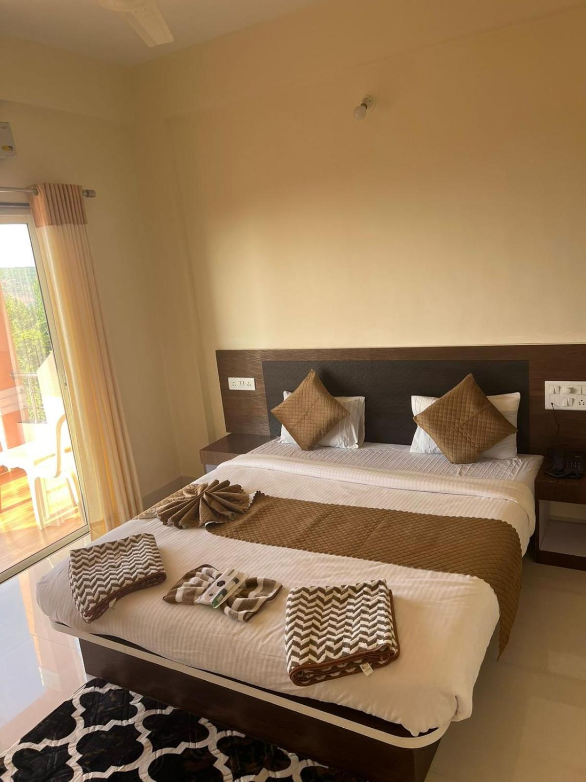 Hotel Mahabaleshwar Mount View Ngoại thất bức ảnh