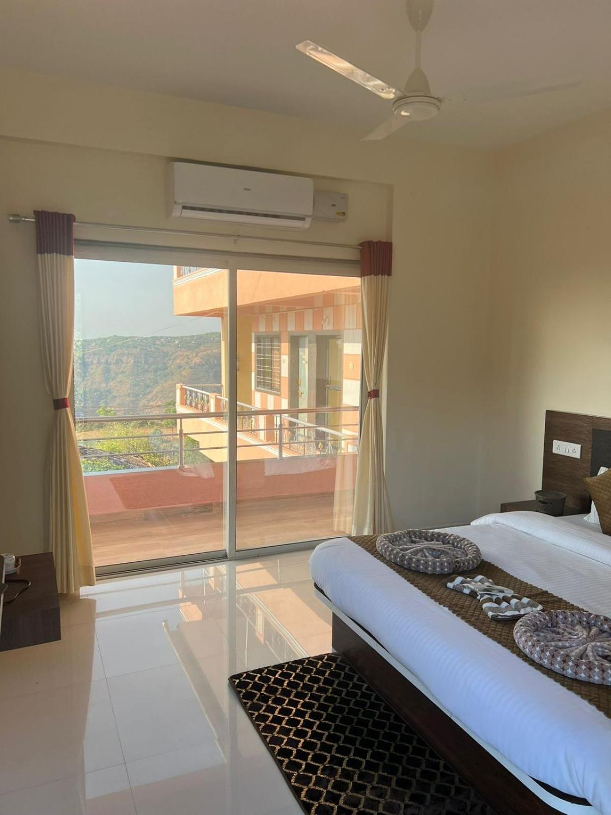 Hotel Mahabaleshwar Mount View Ngoại thất bức ảnh