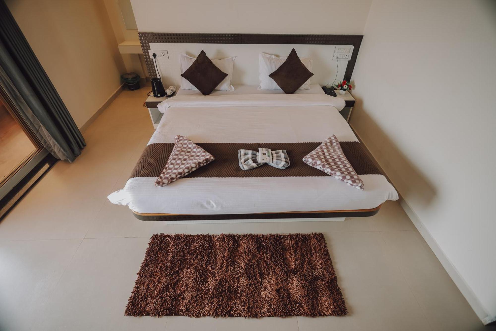 Hotel Mahabaleshwar Mount View Ngoại thất bức ảnh