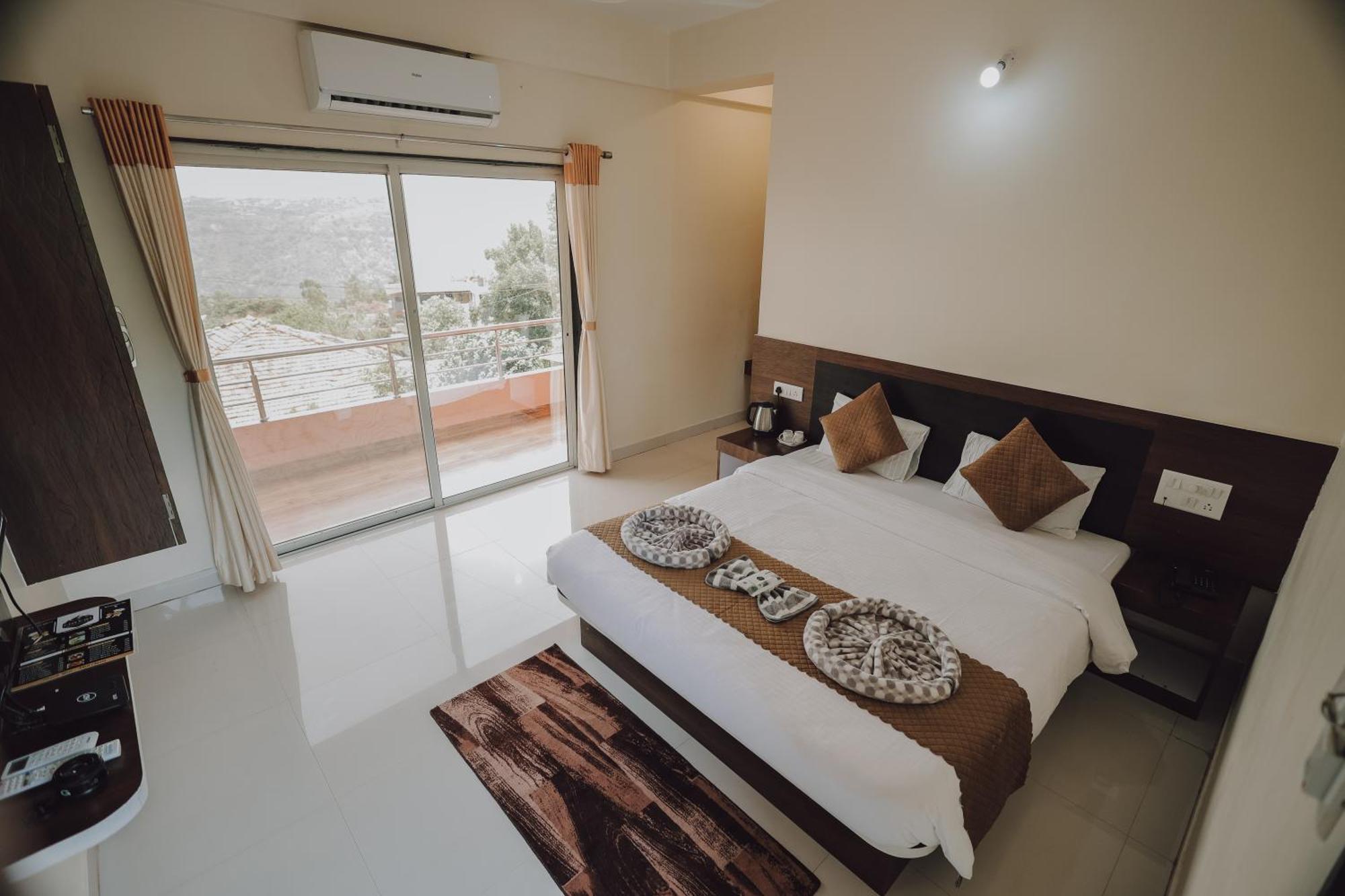 Hotel Mahabaleshwar Mount View Ngoại thất bức ảnh